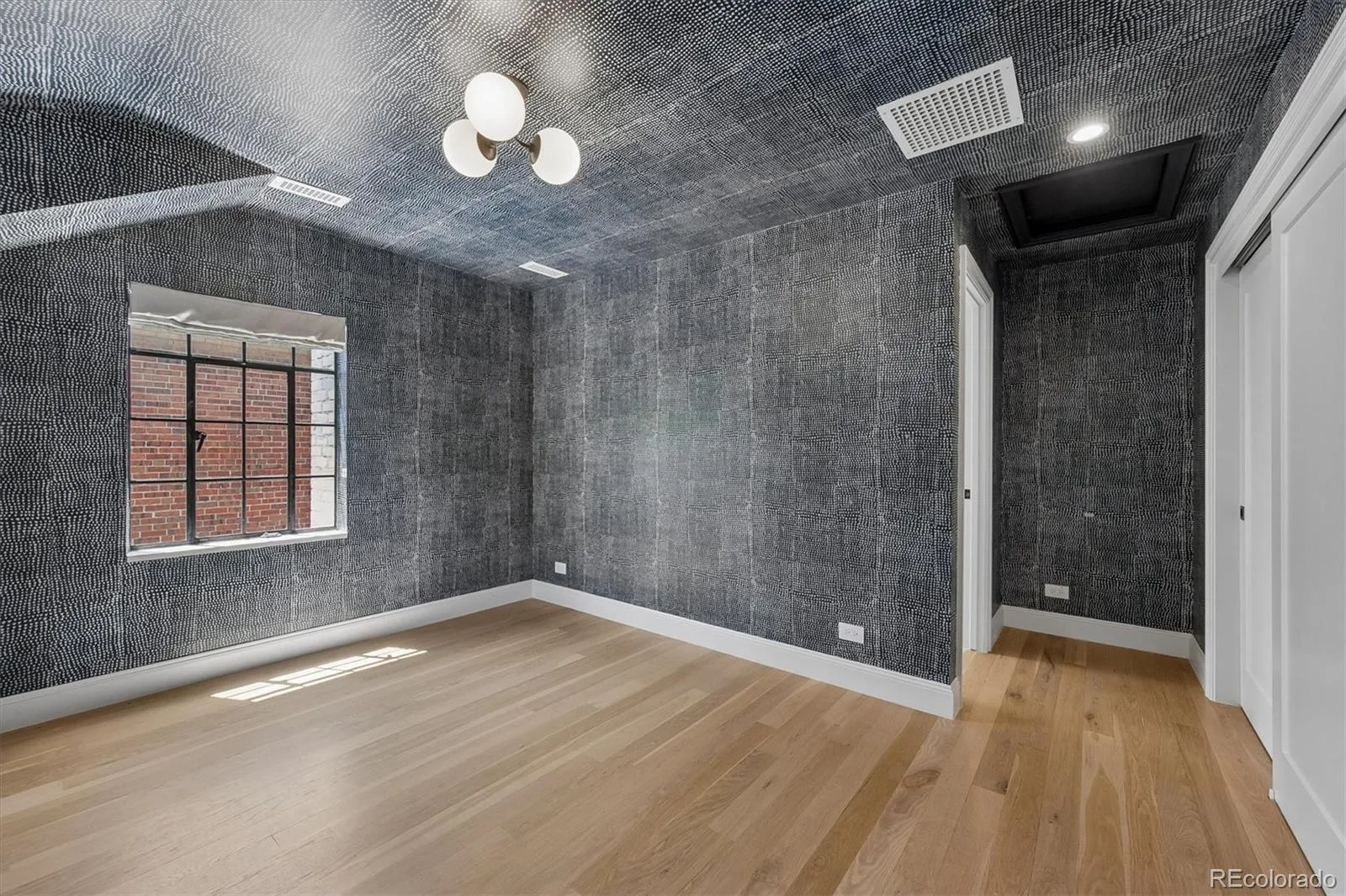 245 Gaylord Street Denver CO 80206 | MLS #REC5062905 09262026013846 1600 23