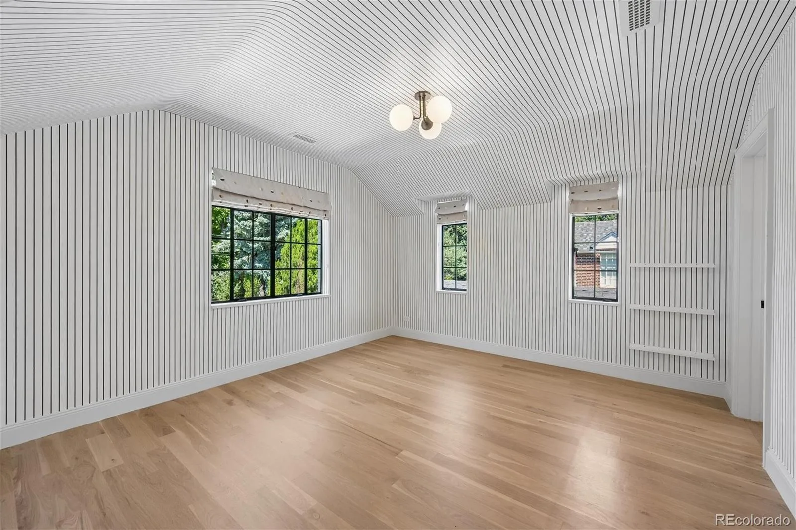 245 Gaylord Street Denver CO 80206 | MLS #REC5062905 09262026013846 1600 27