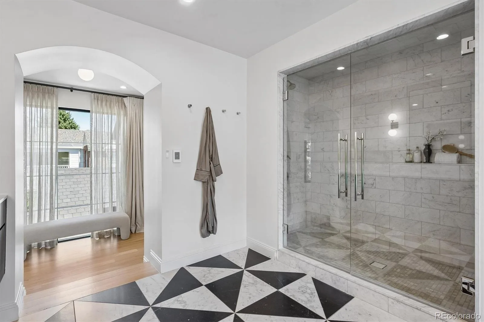 245 Gaylord Street Denver CO 80206 | MLS #REC5062905 09262026013846 1600 34