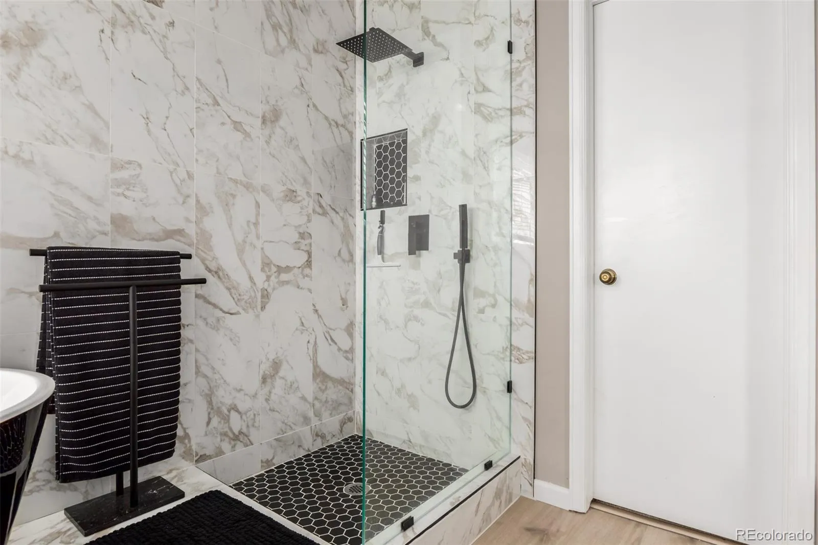 04102026024059 1600 17