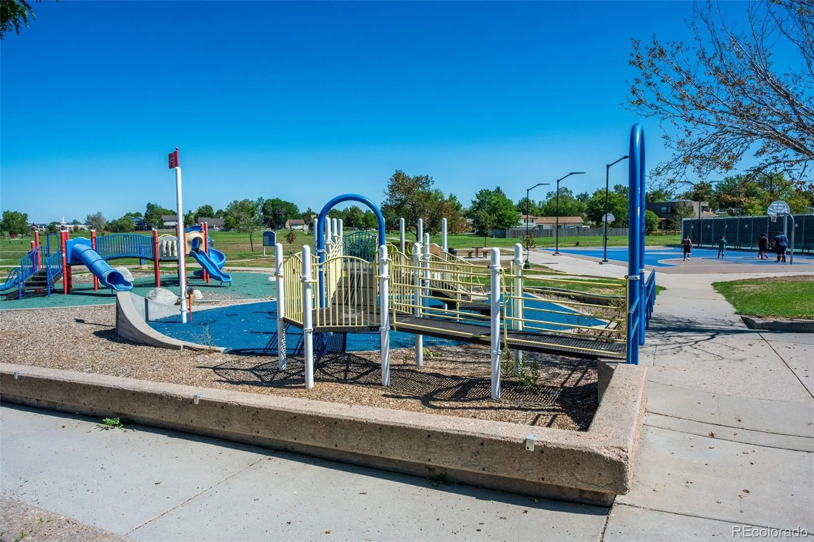829 S Nome Street Aurora CO 80012 | MLS #REC5067220 08242026153231 1600 34