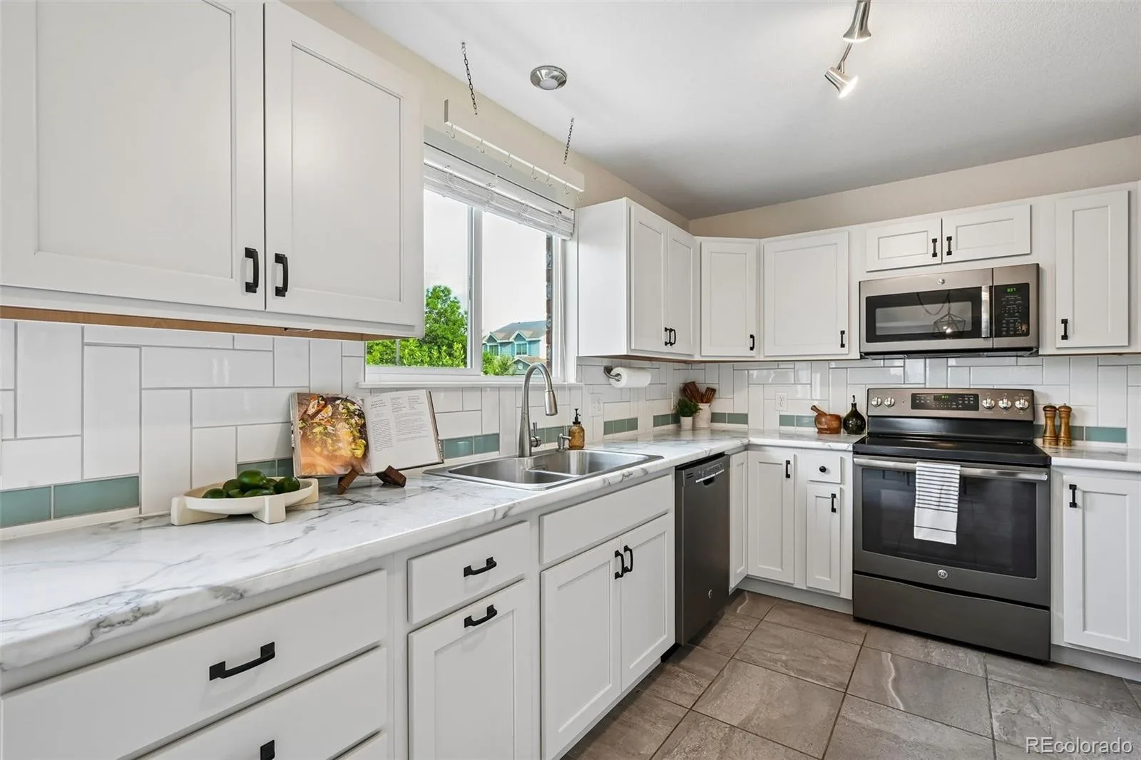2747 S Argonne Street Aurora CO 80013 | MLS #REC5067924 10132026193846 1600 13