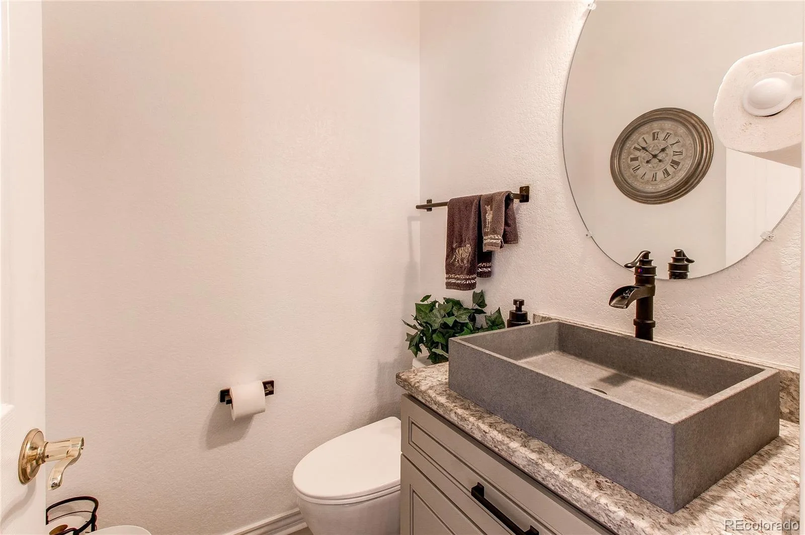 6084 W Utah Lane Denver CO 80232 | MLS #REC5068753 07032026161302 1600 9