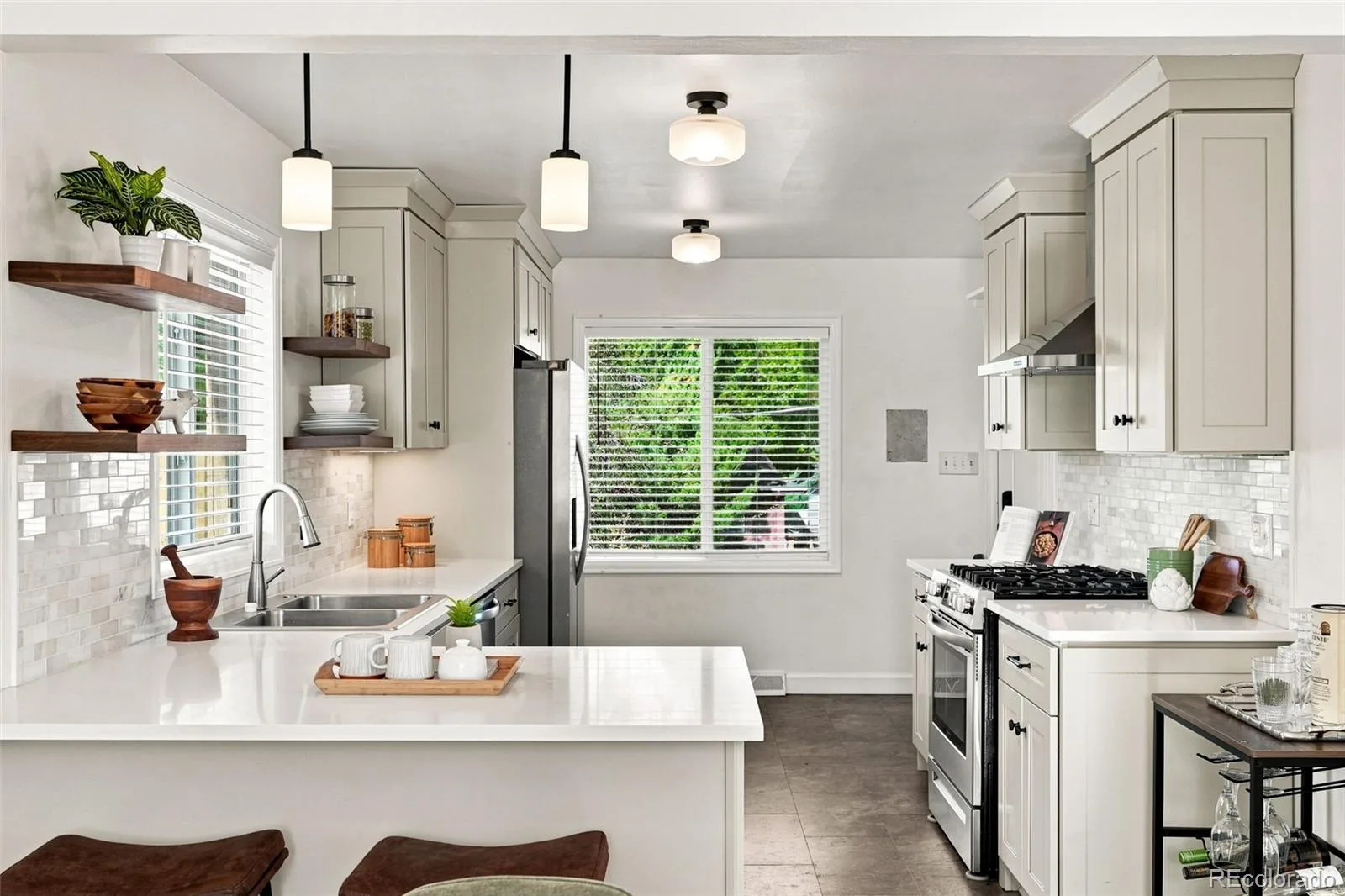 857 Iola Street Aurora CO 80010 | MLS #REC5069505 09232026030942 1600 11