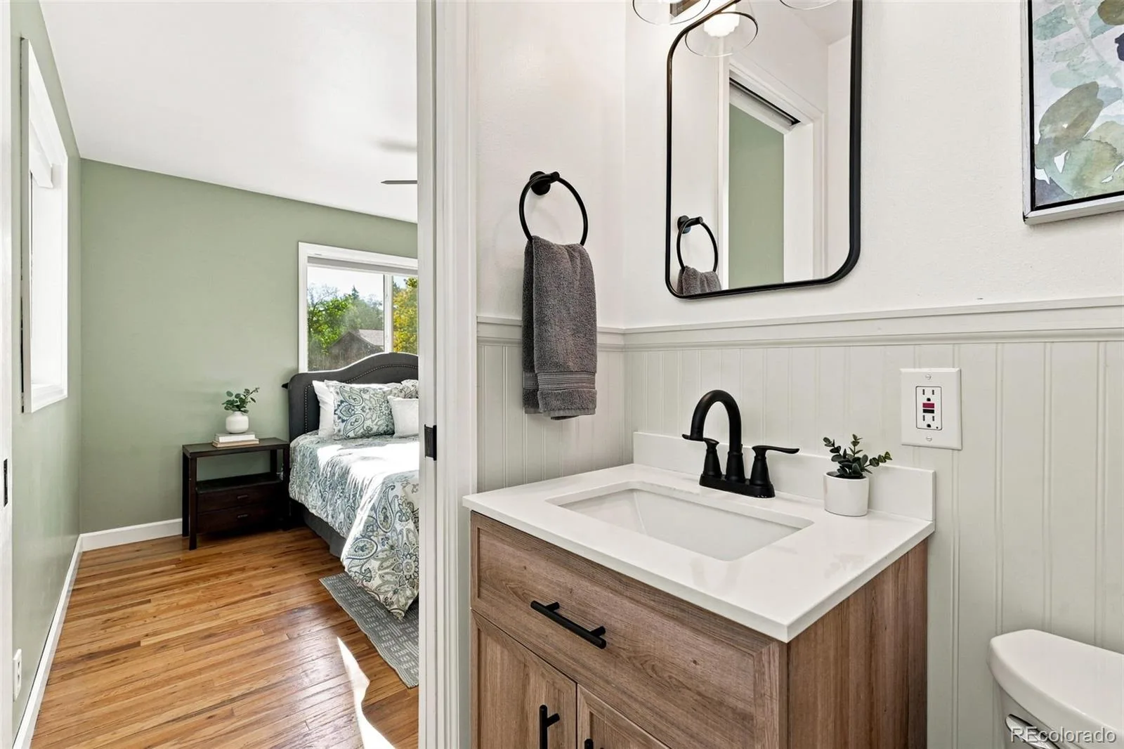 857 Iola Street Aurora CO 80010 | MLS #REC5069505 09232026030942 1600 19