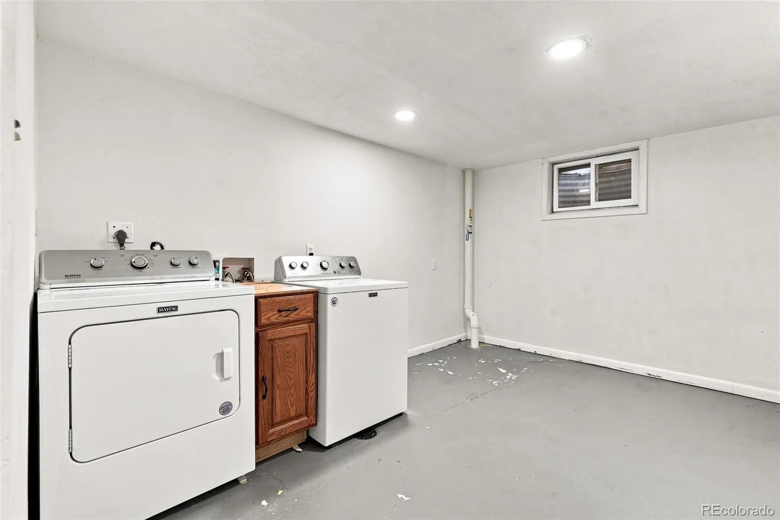 857 Iola Street Aurora CO 80010 | MLS #REC5069505 09232026030942 1600 28
