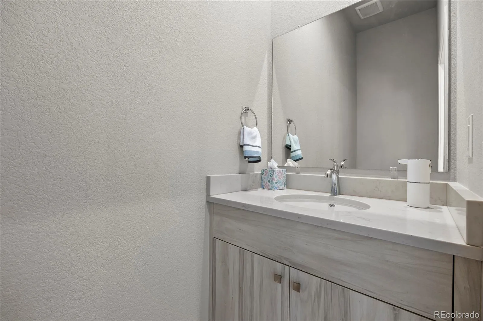4731 E Iliff Avenue Denver CO 80222 MLS #REC5070661 05232026182330 1600 19