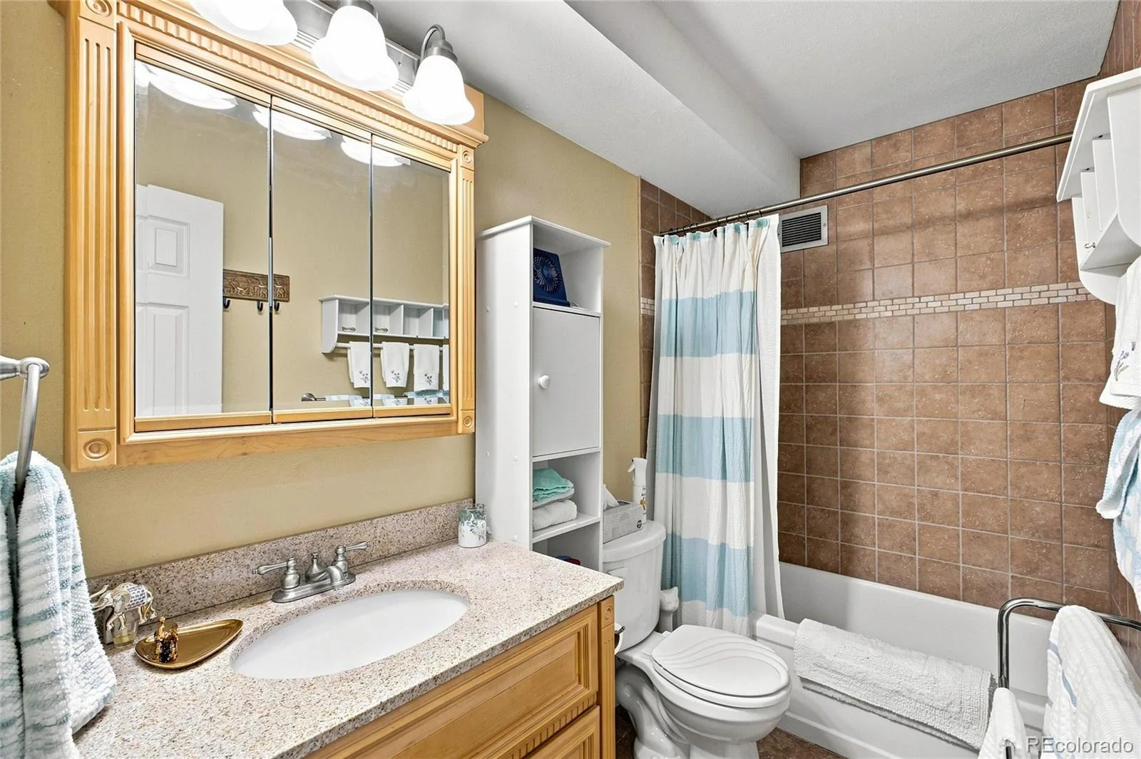 9360 E Center Avenue #3A Denver CO 80247 | MLS #REC5075424 10092026122556 1600 31