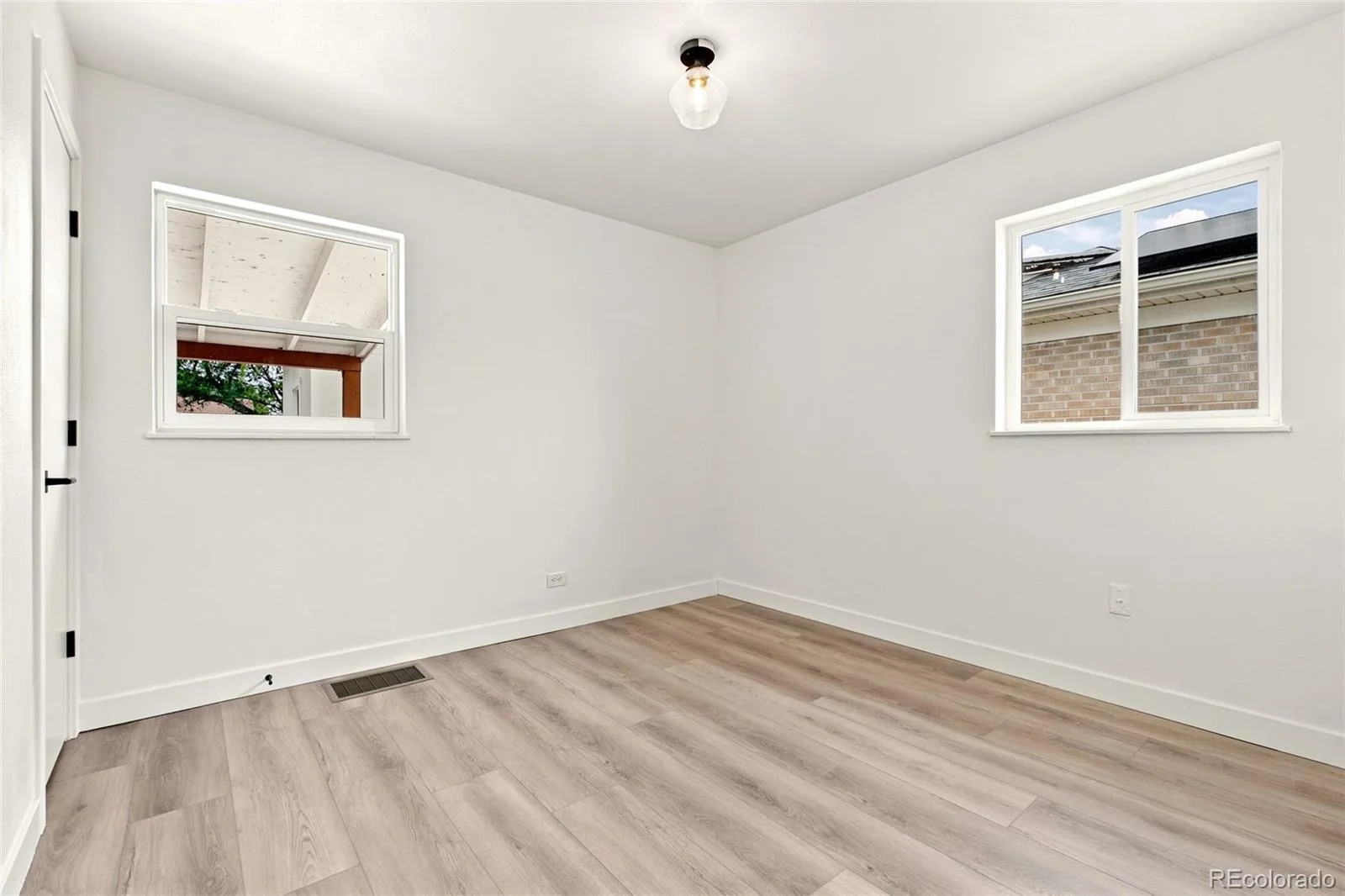 2941 Ivanhoe Street Denver CO 80207 | MLS #REC5079849 08272026050828 1600 11