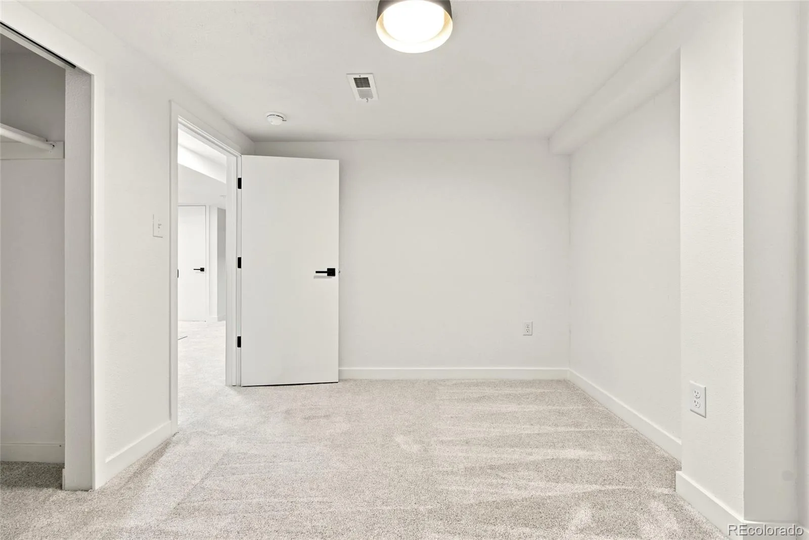 2941 Ivanhoe Street Denver CO 80207 | MLS #REC5079849 08272026050828 1600 25