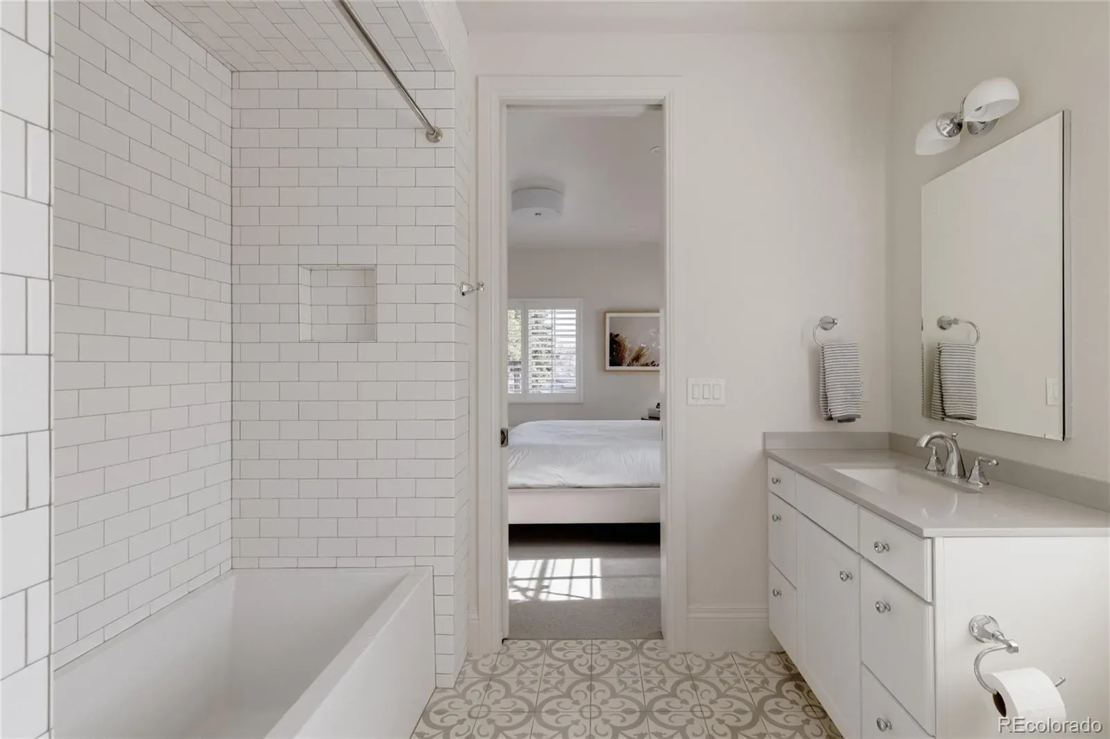 03232026042338 1600 30