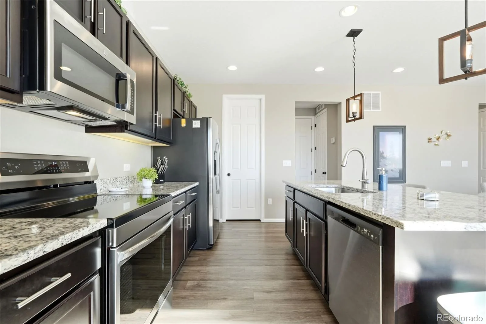 359 Vista Cliff Circle Castle Rock CO 80104 | MLS #REC5093059 08212026185351 1600 16