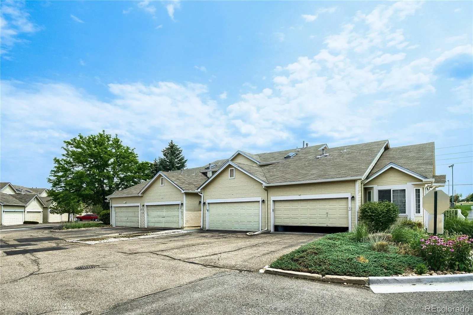12324 E 2nd Drive Aurora CO 80011 | MLS #REC5096676 07072026181647 1600 27