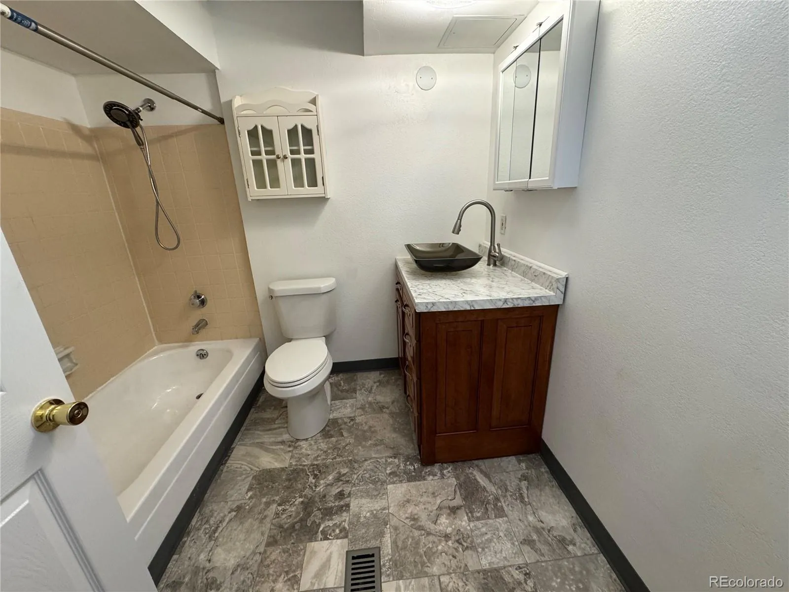 992 S Dearborn Way #7 Aurora CO 80012 MLS #REC5098665 05242026191557 1600 11