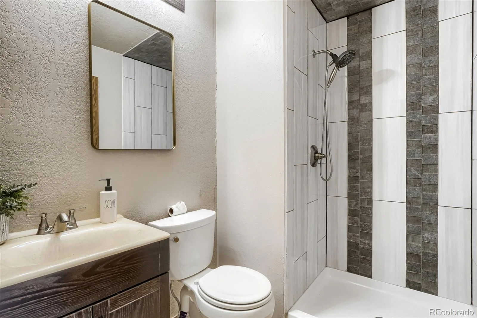 11913 E Kepner Drive Aurora CO 80012 | MLS #REC5098866 06052026064426 1600 18