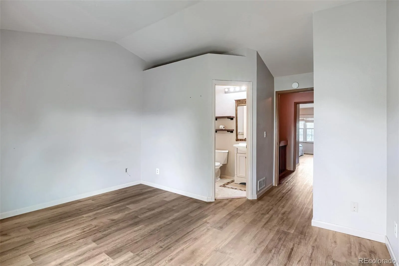11913 E Kepner Drive Aurora CO 80012 | MLS #REC5098866 06052026064426 1600 21