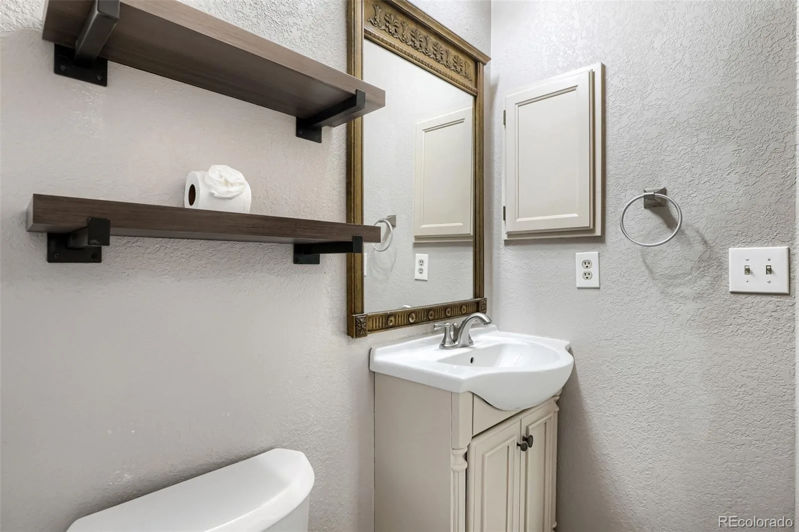 11913 E Kepner Drive Aurora CO 80012 | MLS #REC5098866 06052026064426 1600 23