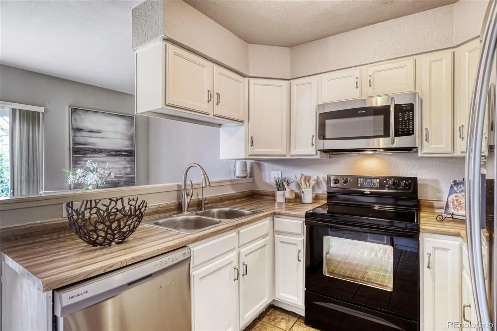 11913 E Kepner Drive Aurora CO 80012 | MLS #REC5098866 06052026064426 1600 8