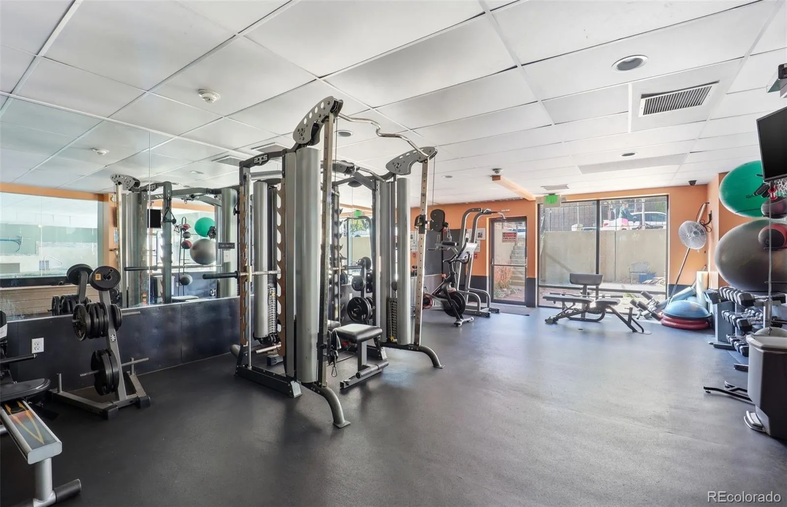 04172026011100 1600 12