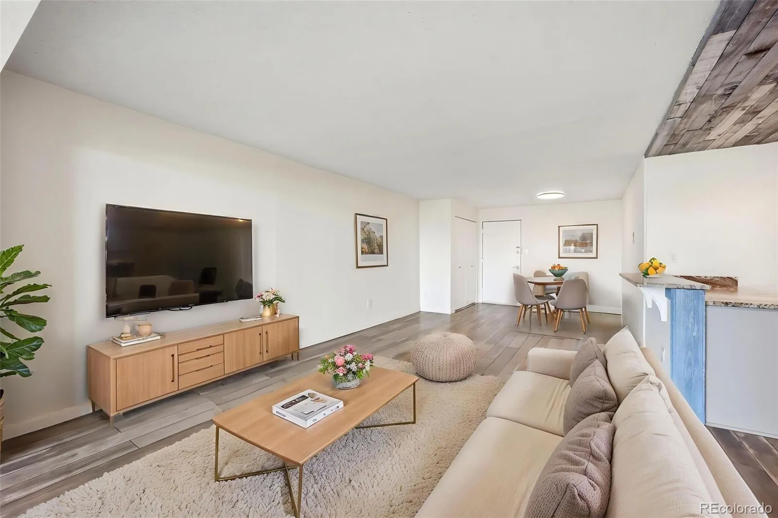 04172026011100 1600 28