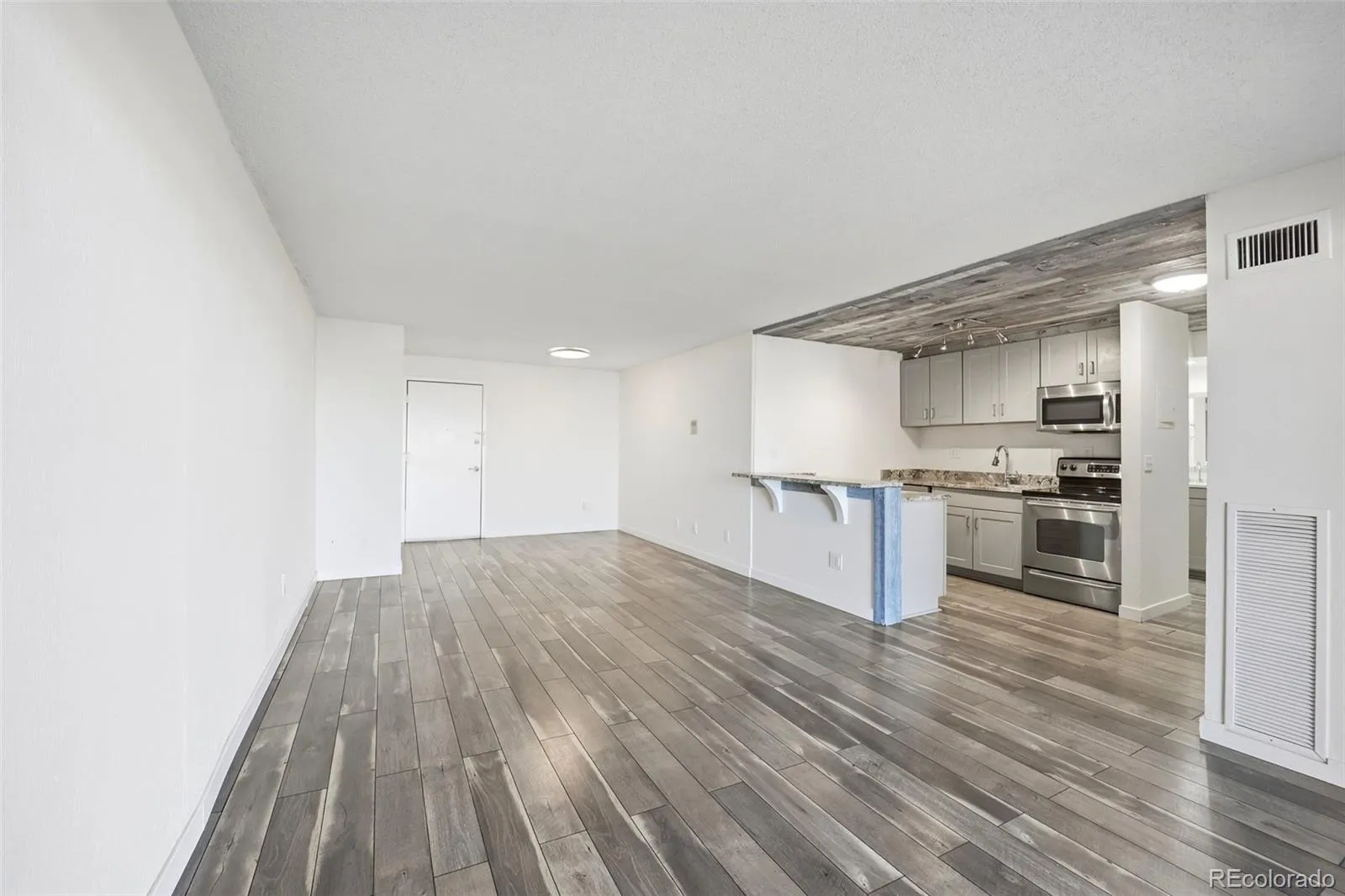 04172026011100 1600 29