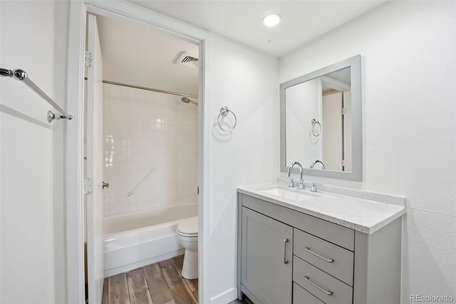 04172026011100 1600 36