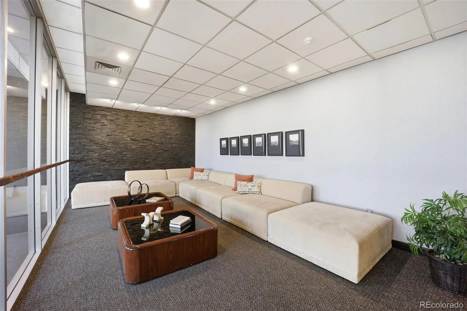 04172026011100 1600 8