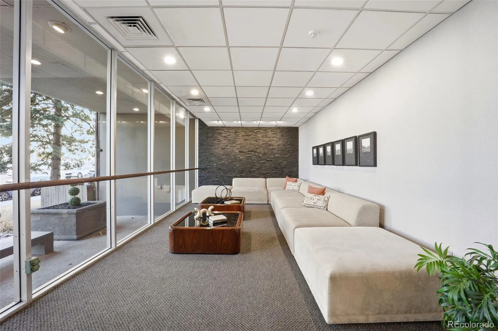 04172026011100 1600 9