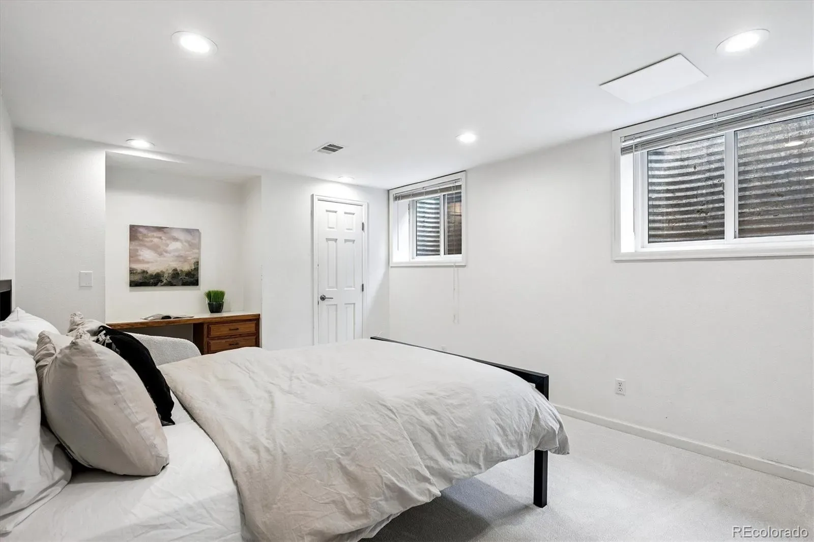 03132026043546 1600 32