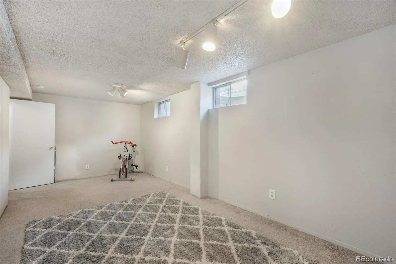480 S Newland Street Lakewood CO 80226 | MLS #REC5110189 08252026233433 1600 33