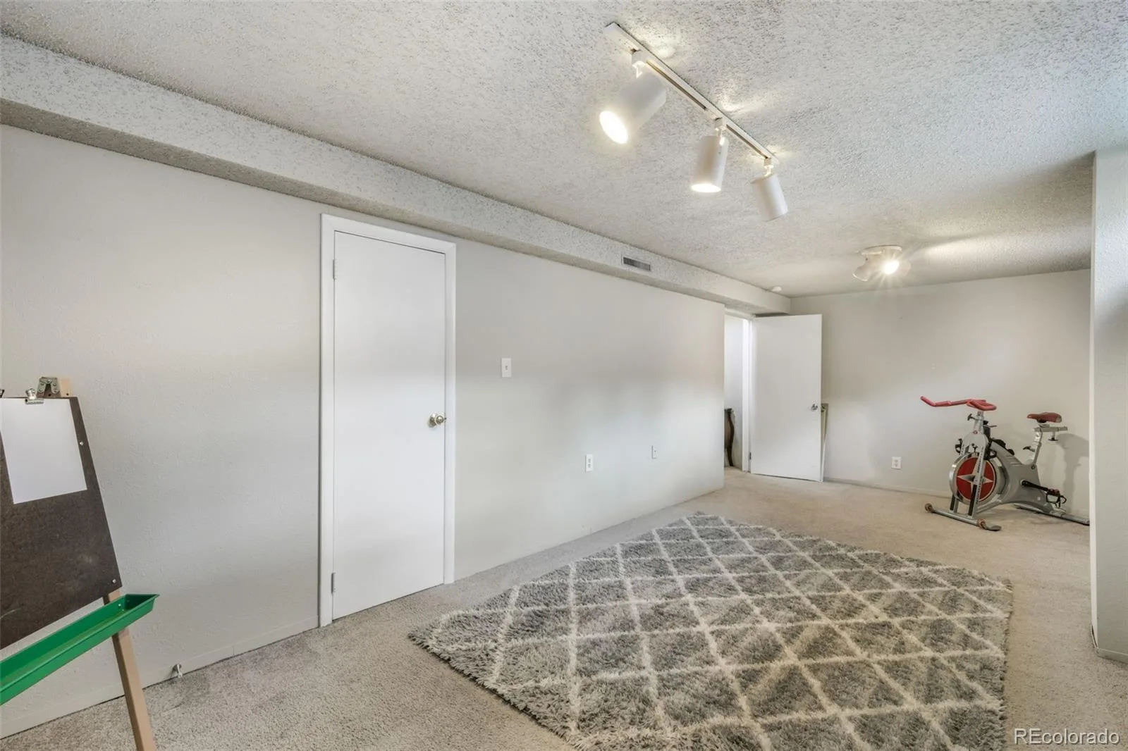 480 S Newland Street Lakewood CO 80226 | MLS #REC5110189 08252026233433 1600 34