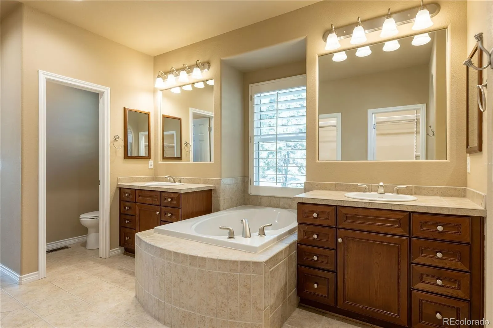 5011 Vermillion Court Castle Rock CO 80108 MLS #REC5113387 05072026163651 1600 21