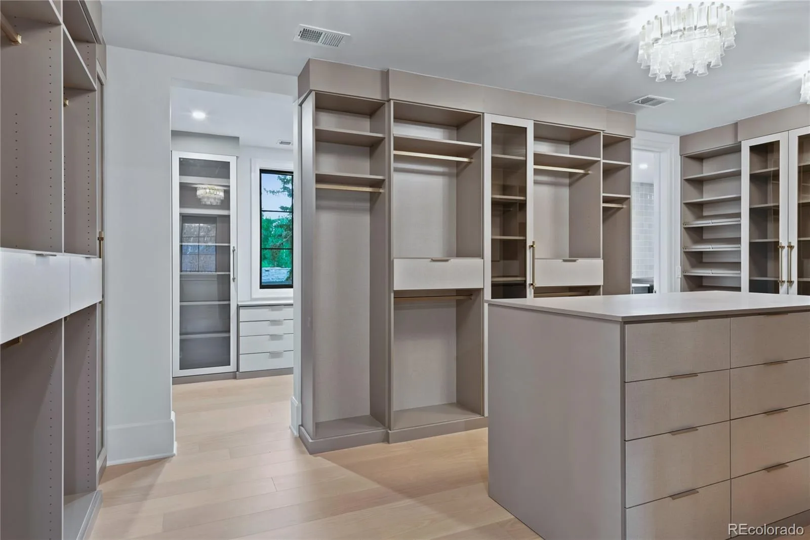 5801 E 3rd Avenue Denver CO 80220 MLS #REC5113541 07092026204407 1600 25
