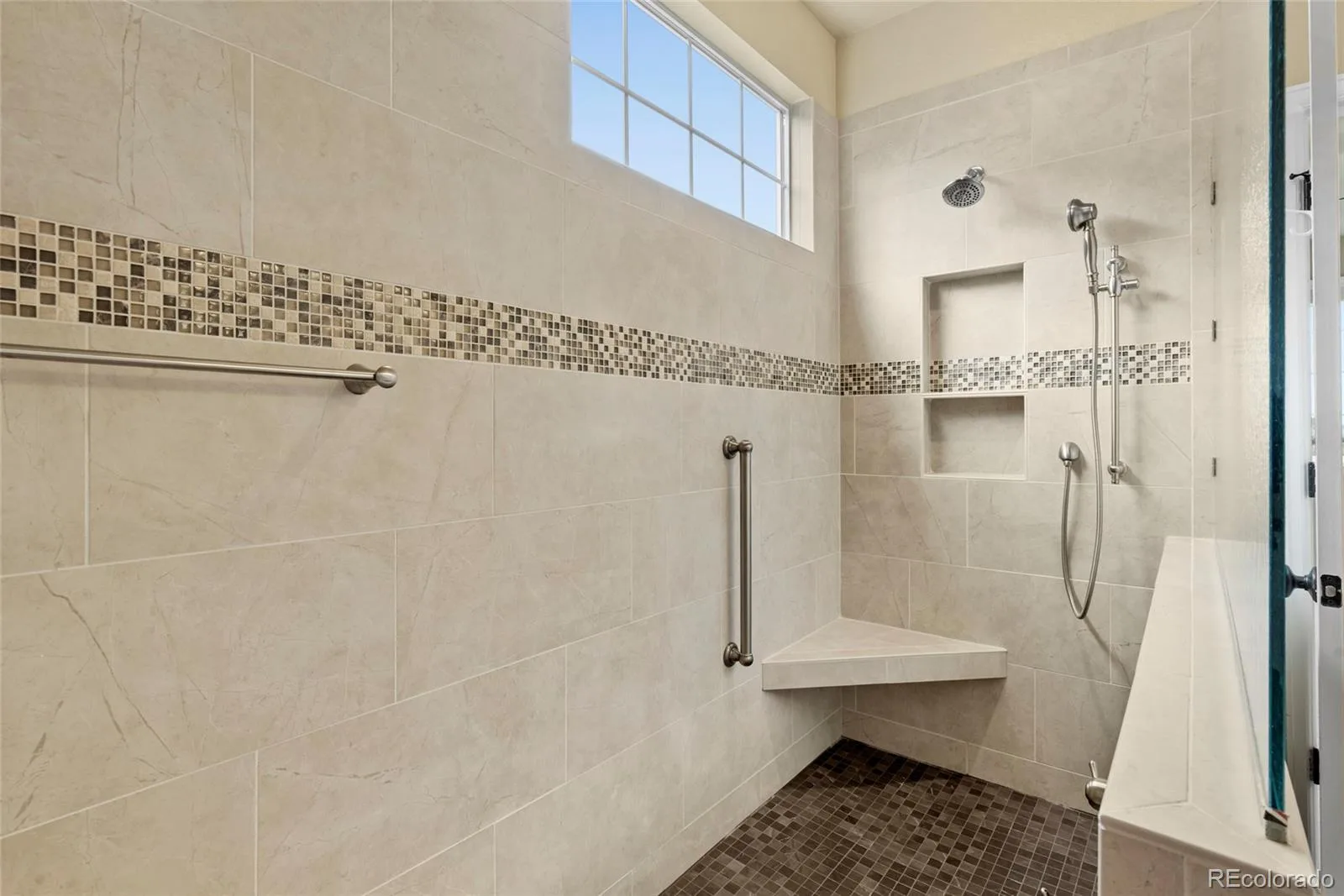 11681 Blackmoor Street Parker CO 80138 | MLS #REC5115396 08222026173348 1600 23
