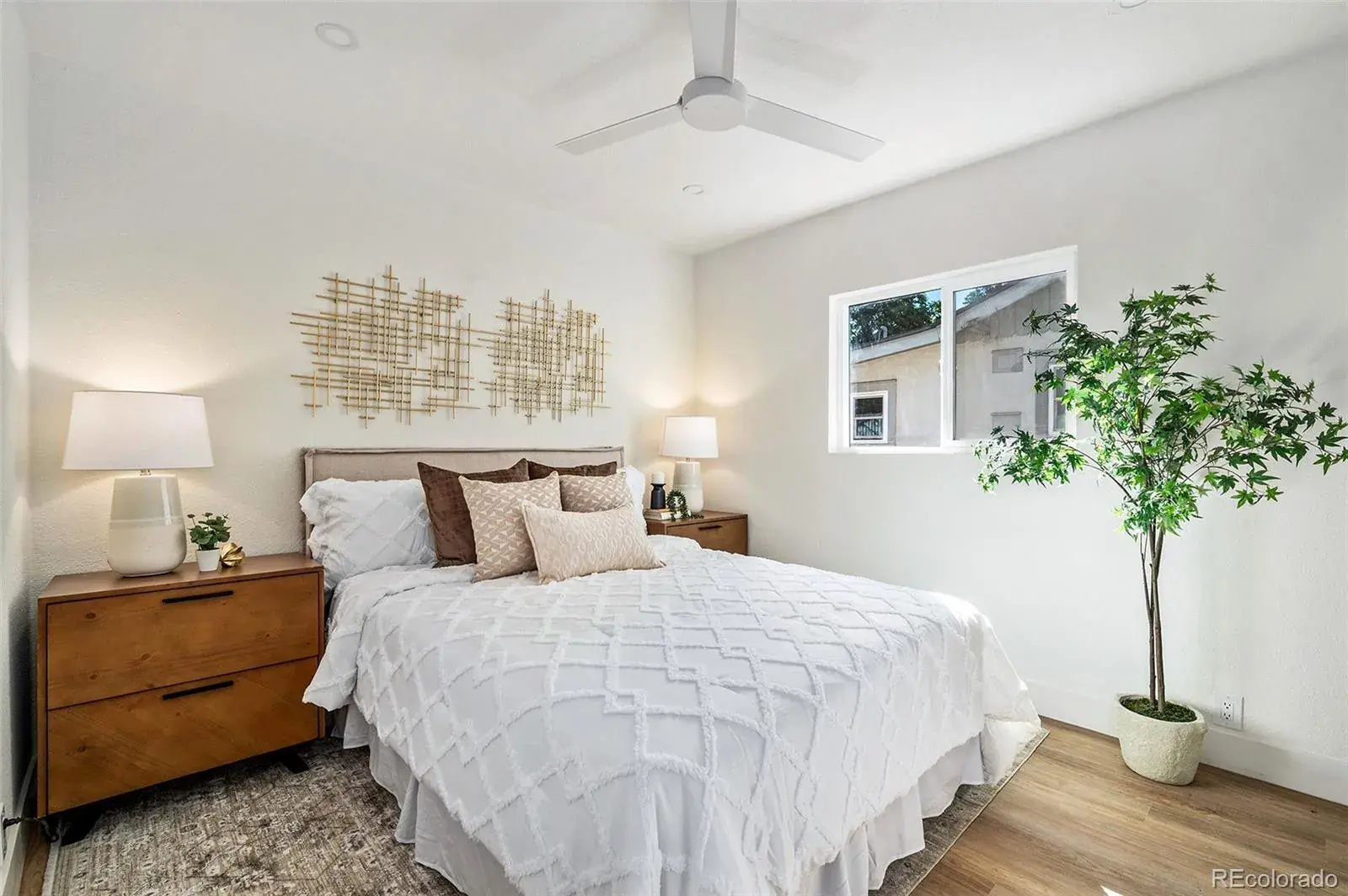 10242025210642 1600 10