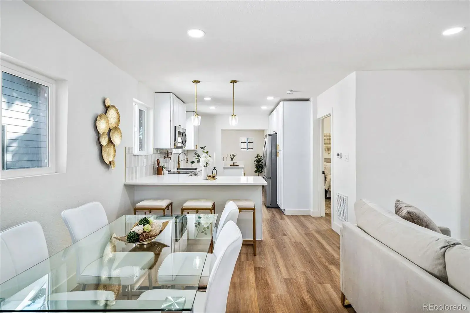 10242025210642 1600 2