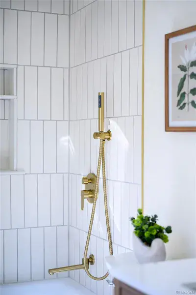 10242025210642 800 13