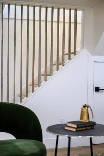 10242025210642 800 18