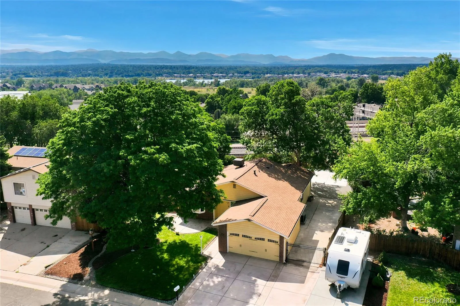 7209 S Houstoun Waring Circle Littleton CO 80120 MLS #REC5117820 07012026051550 1600 32