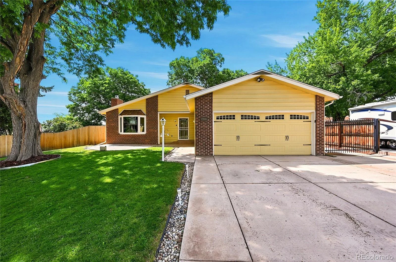 7209 S Houstoun Waring Circle Littleton CO 80120 MLS #REC5117820 07012026051550 1600 43