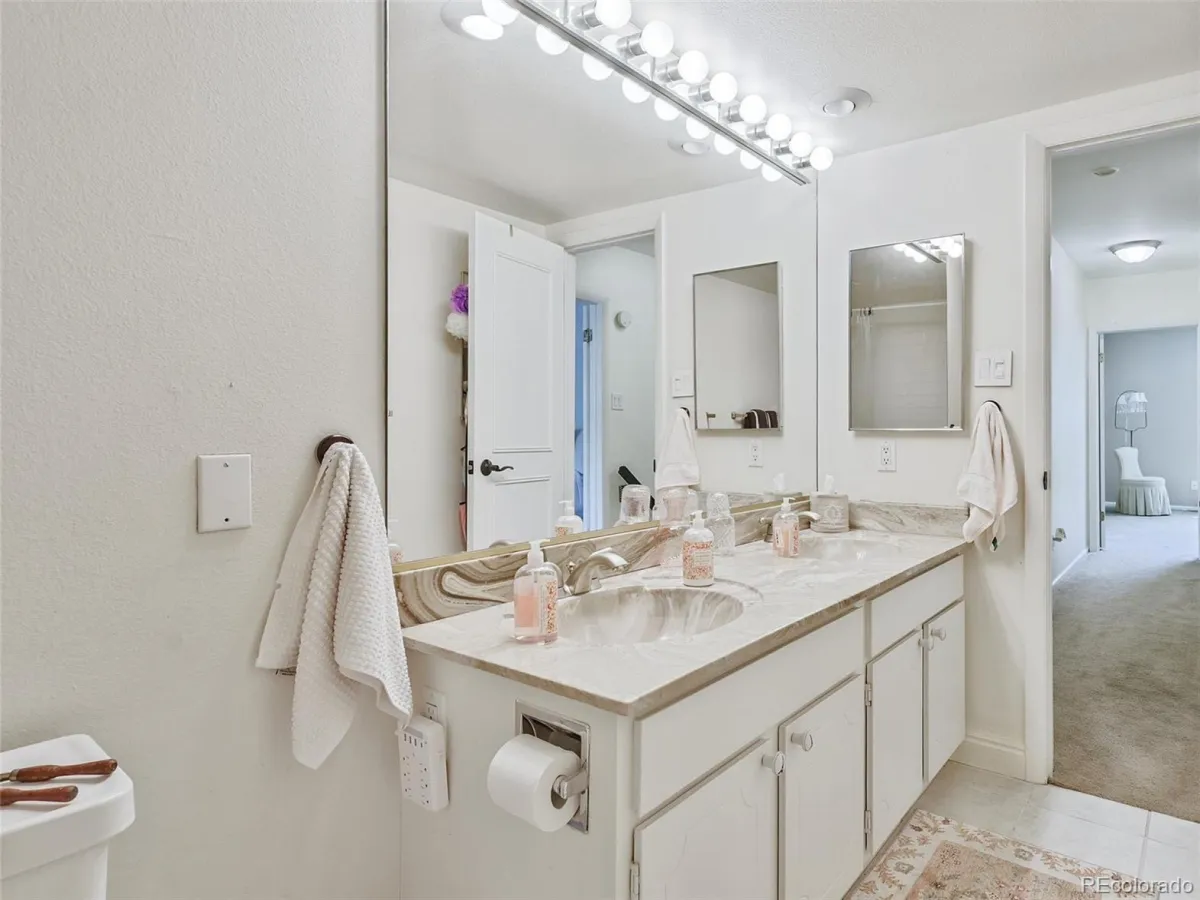 3538 S Ivanhoe Street Denver CO 80237 MLS #REC5118386 05072026040417 1200 22