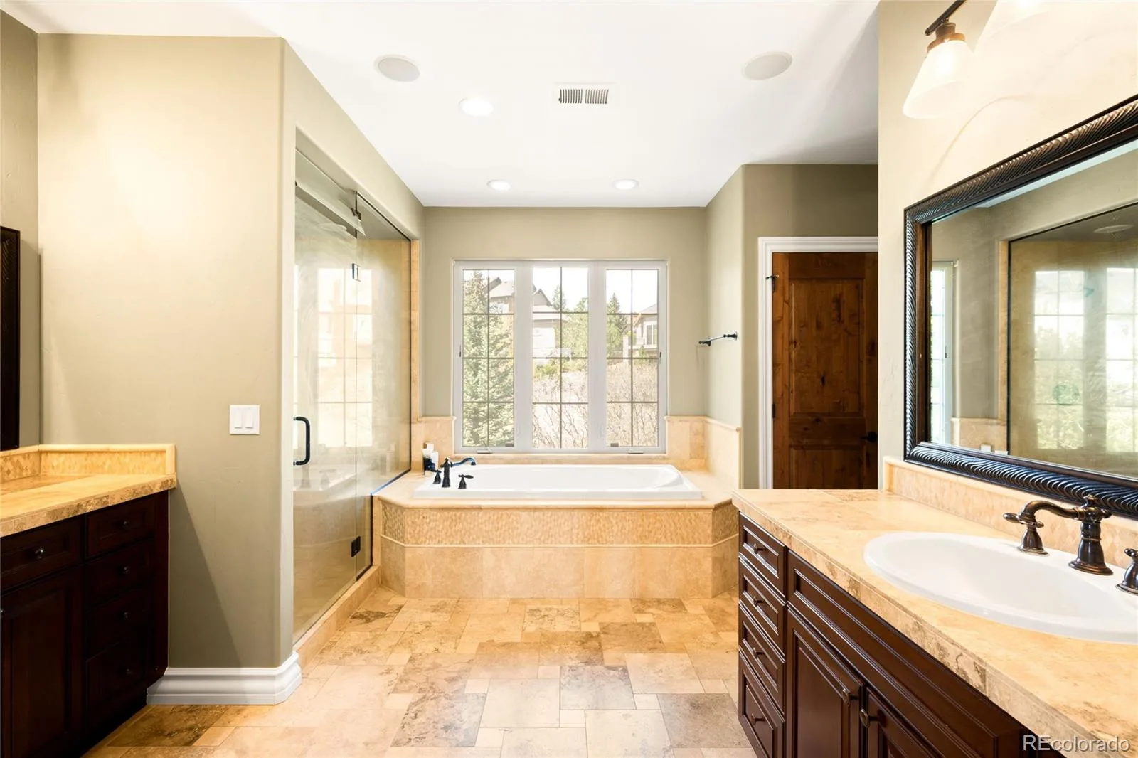 981 Buffalo Ridge Road Castle Pines CO 80108 | MLS #REC5121699 08202026180535 1600 27