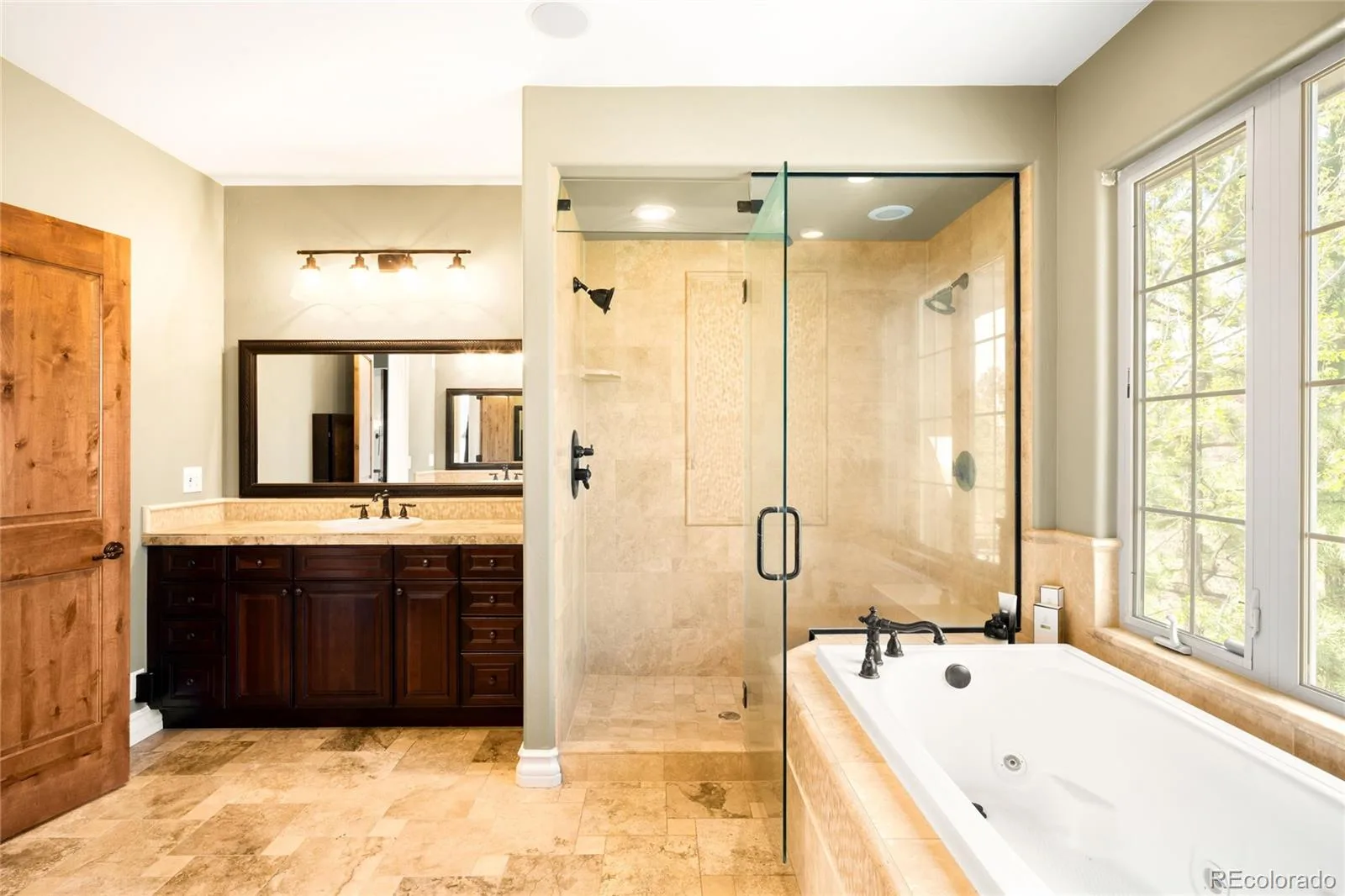 981 Buffalo Ridge Road Castle Pines CO 80108 | MLS #REC5121699 08202026180535 1600 28