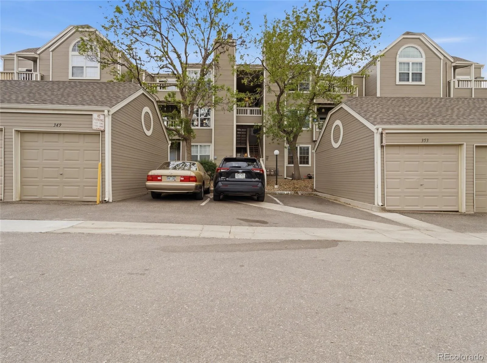 5705 W Atlantic Place #106 Lakewood CO 80227 | MLS #REC5123725 06272026140442 1600 1