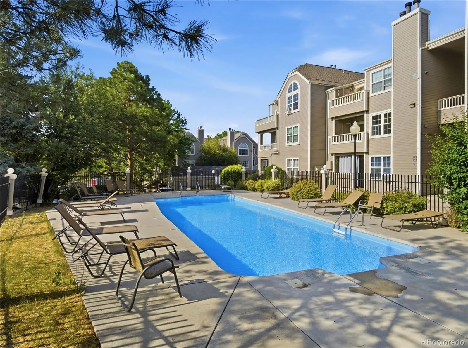 5705 W Atlantic Place #106 Lakewood CO 80227 | MLS #REC5123725 06272026140442 1600 29
