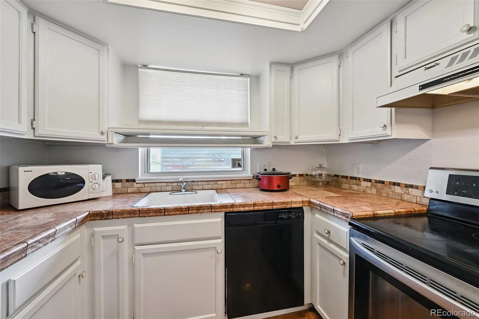 17146 E Tennessee Drive Aurora CO 80017 | MLS #REC5125206 04132026180902 1600 12