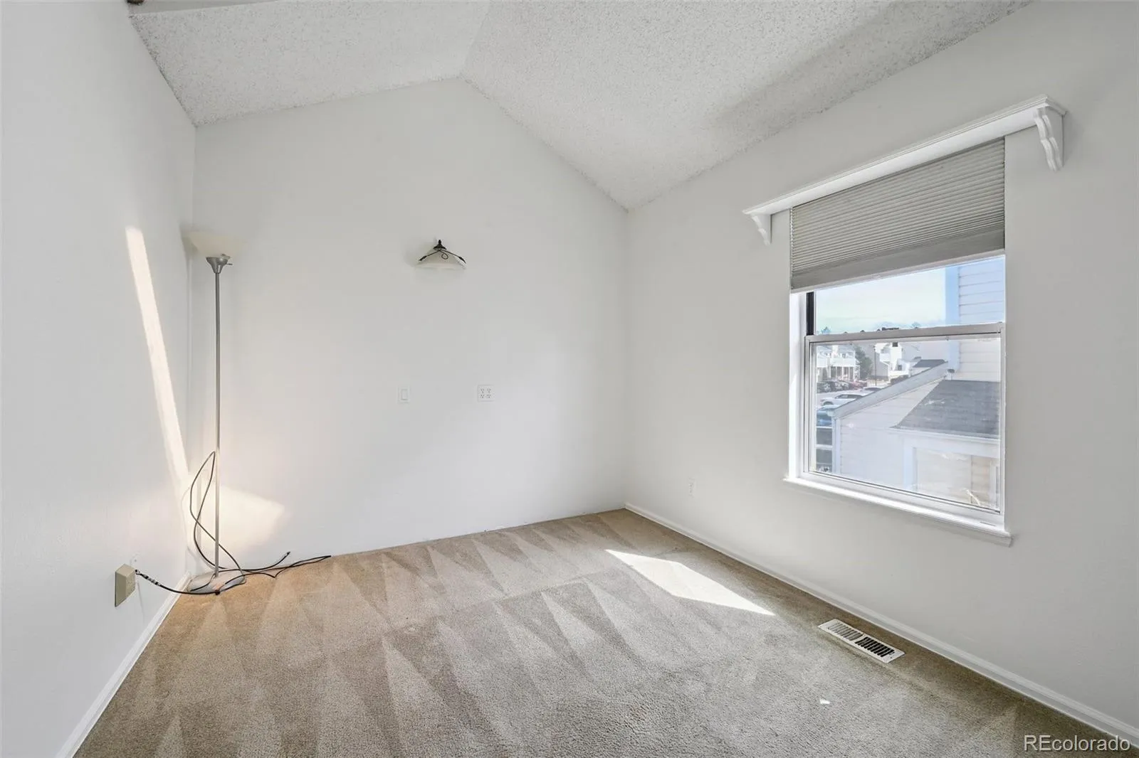 17146 E Tennessee Drive Aurora CO 80017 | MLS #REC5125206 04132026180902 1600 22