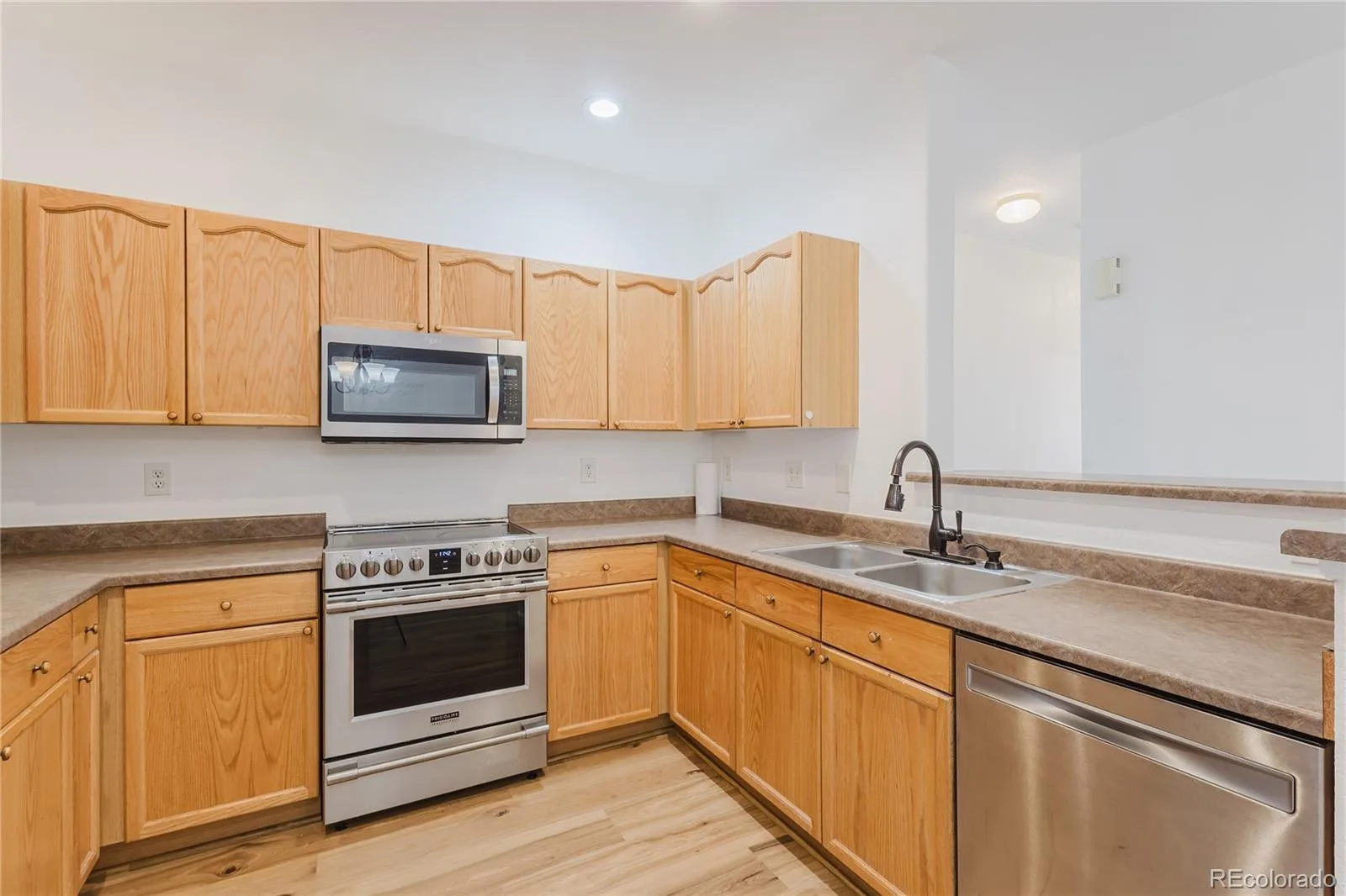 8465 S Holland Way #205 Littleton CO 80128 | MLS #REC5134721 08192026195915 1600 14