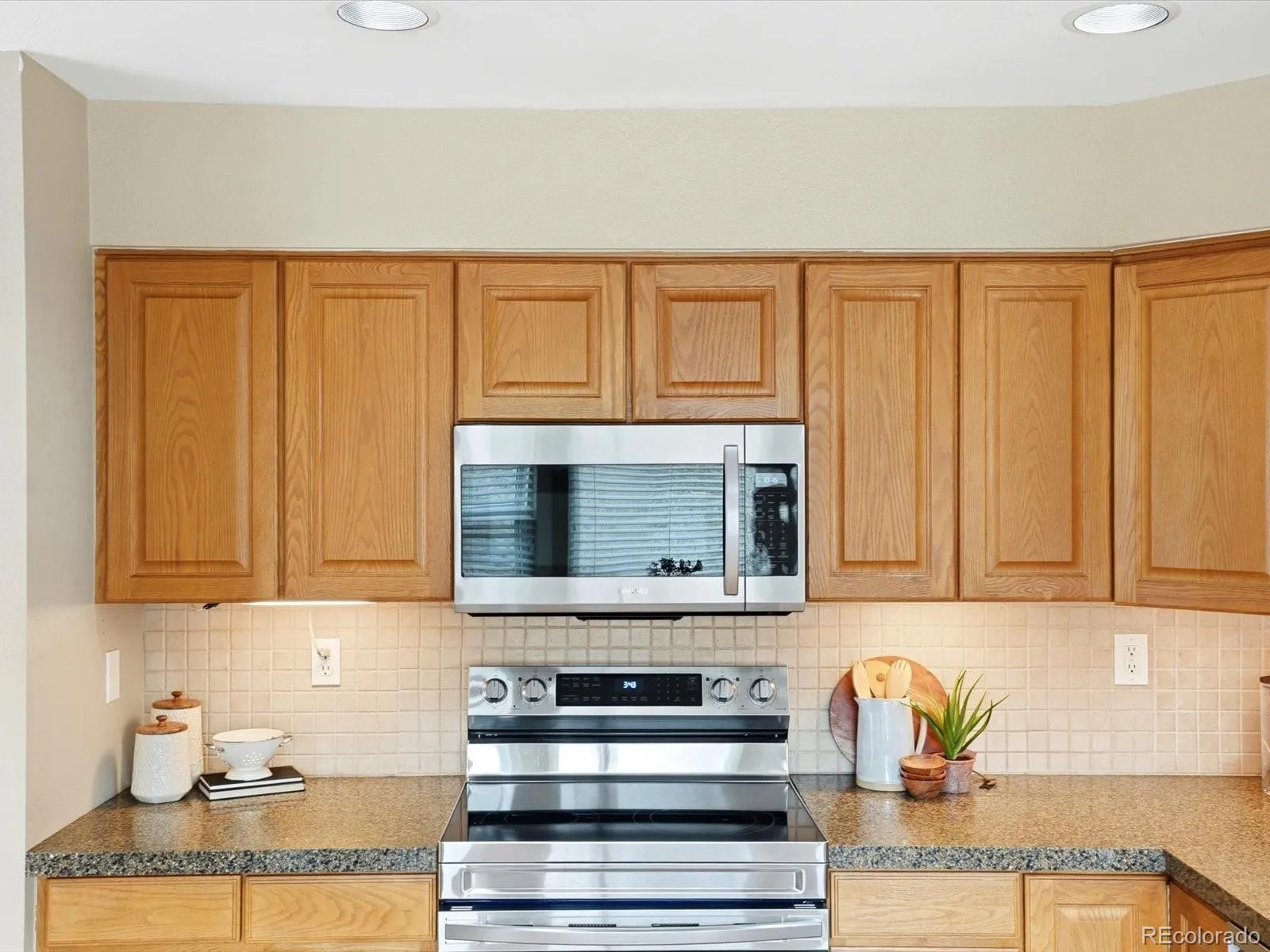 6429 Devinney Street Arvada CO 80004 MLS #REC5135236 04172026171701 1600 16