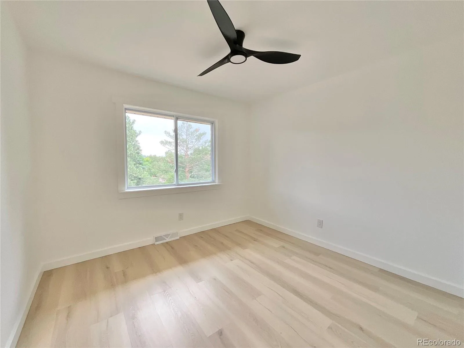 1221 S Ward Court Denver CO 80228 MLS #REC5140450 07102026003912 1600 31